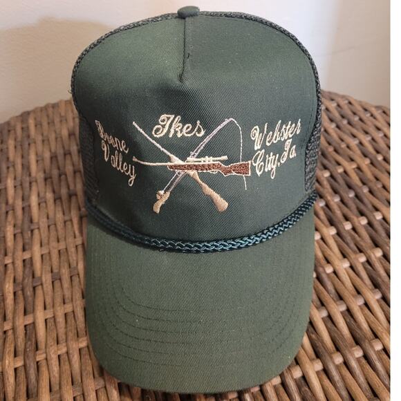 VINTAGE 80s Ikes Gun Club Snapback Hat Iowa Boone Valley Mesh Trucker Otto USA - Picture 1 of 6